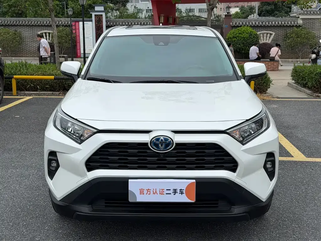 Toyota RAV4 2023 из CN, фото 2