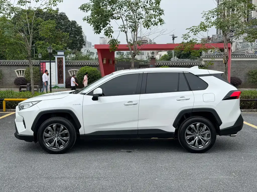 Toyota RAV4 2023 из CN, фото 6