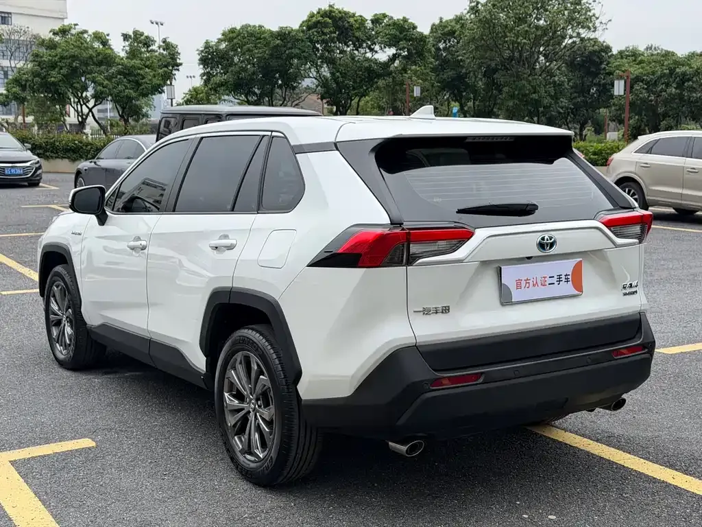 Toyota RAV4 2023 из CN, фото 10