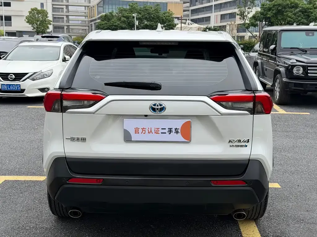 Toyota RAV4 2023 из CN, фото 7