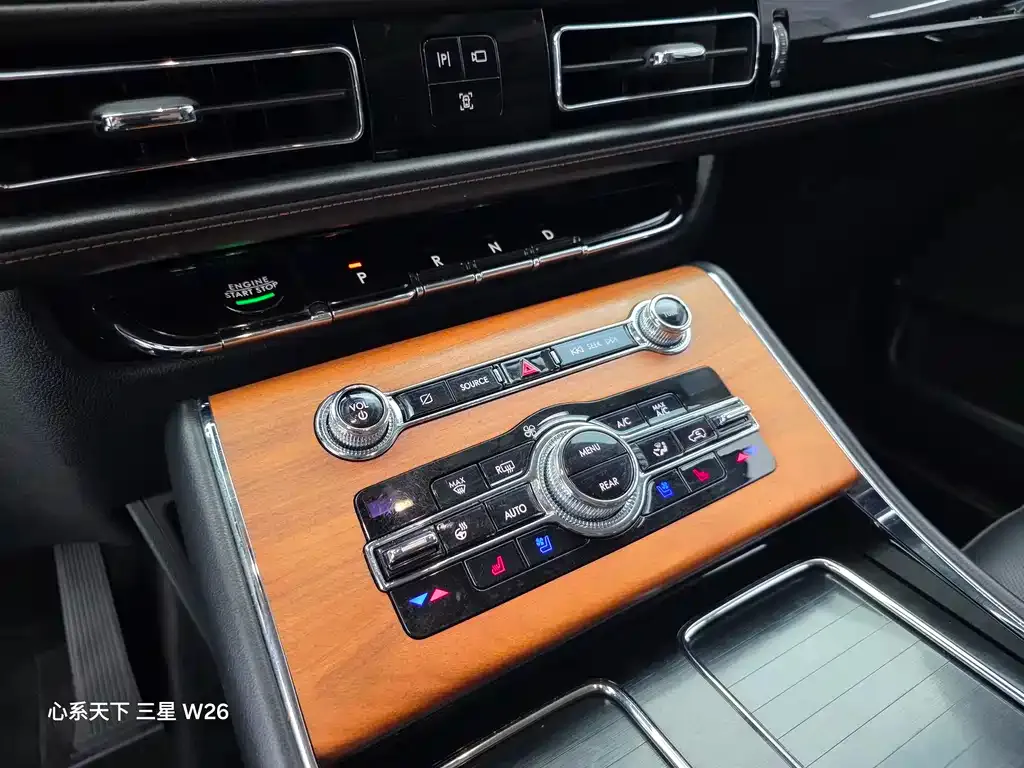 Lincoln Aviator — фото 10