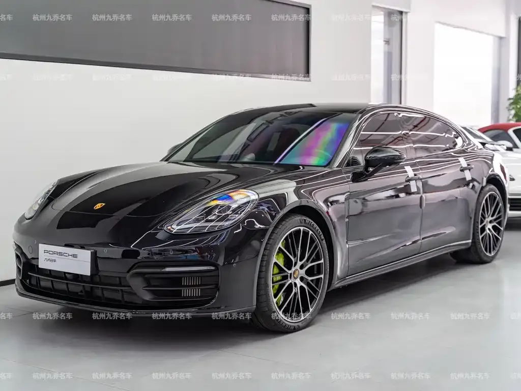 Porsche Panamera — фото 1