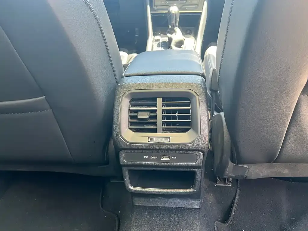 Volkswagen Tharu 2023 из CN, фото 4
