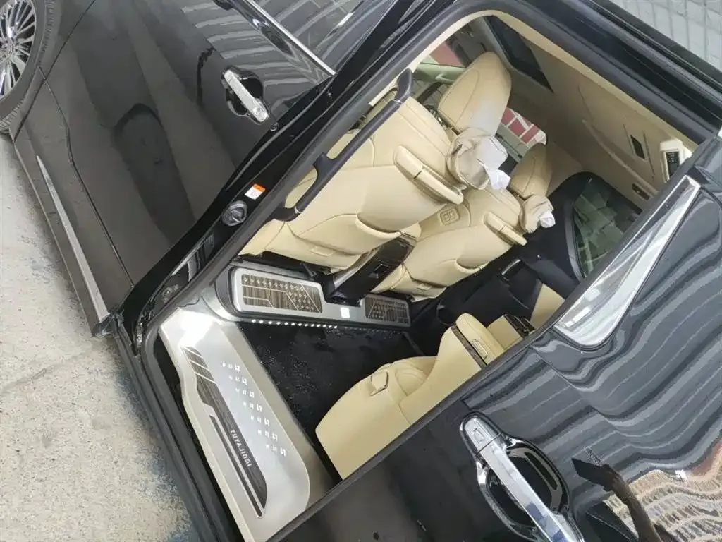 Toyota Alphard — фото 3