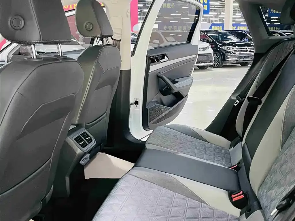 Volkswagen Lavida 2024 из CN, фото 3
