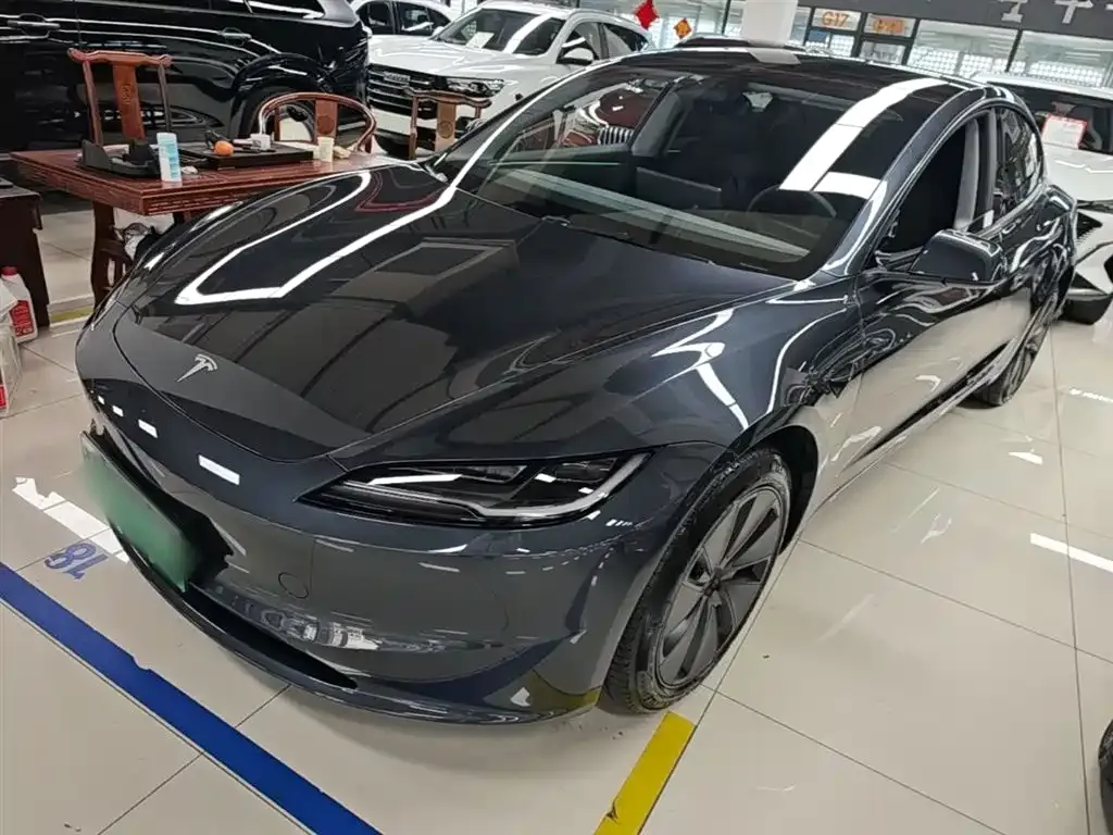 Tesla Model 3 — фото 10