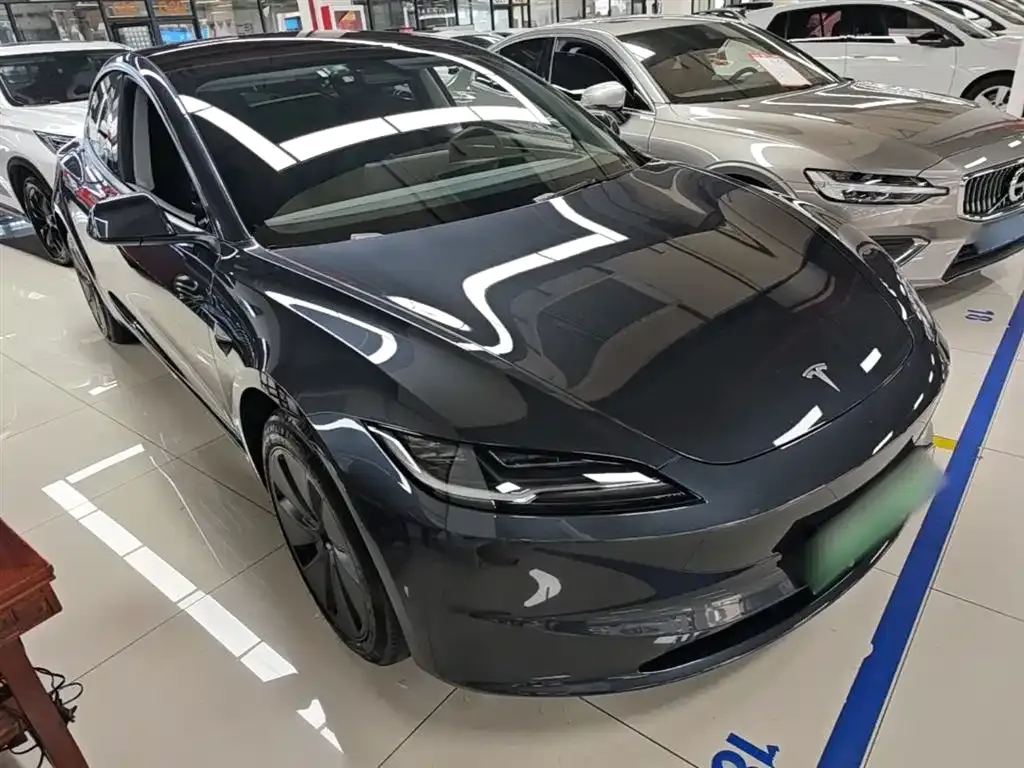 Tesla Model 3 — фото 4