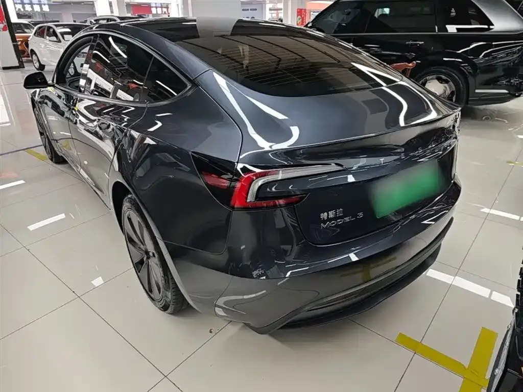 Tesla Model 3 — фото 6