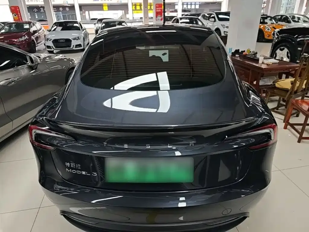 Tesla Model 3 — фото 5