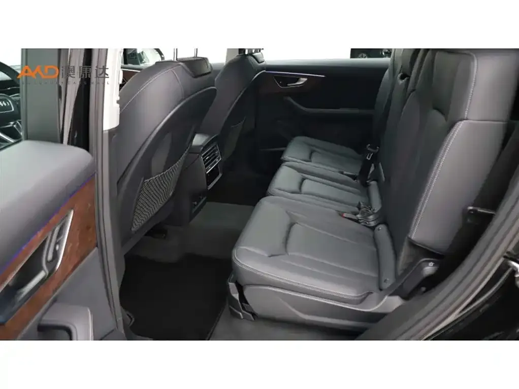 Audi Q7 2025 из CN, фото 6