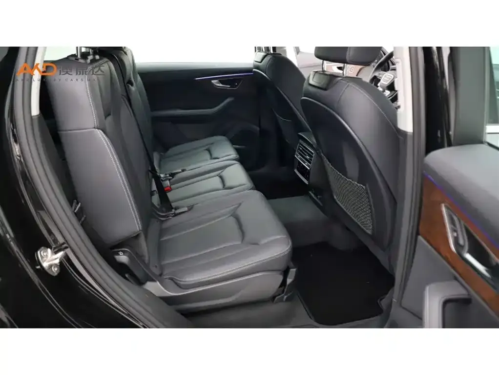 Audi Q7 2025 из CN, фото 3