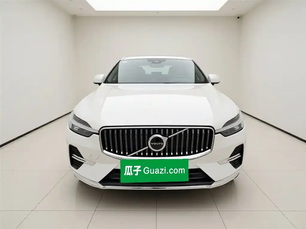 Volvo XC60 PHEV 2024 из CN, фото 3