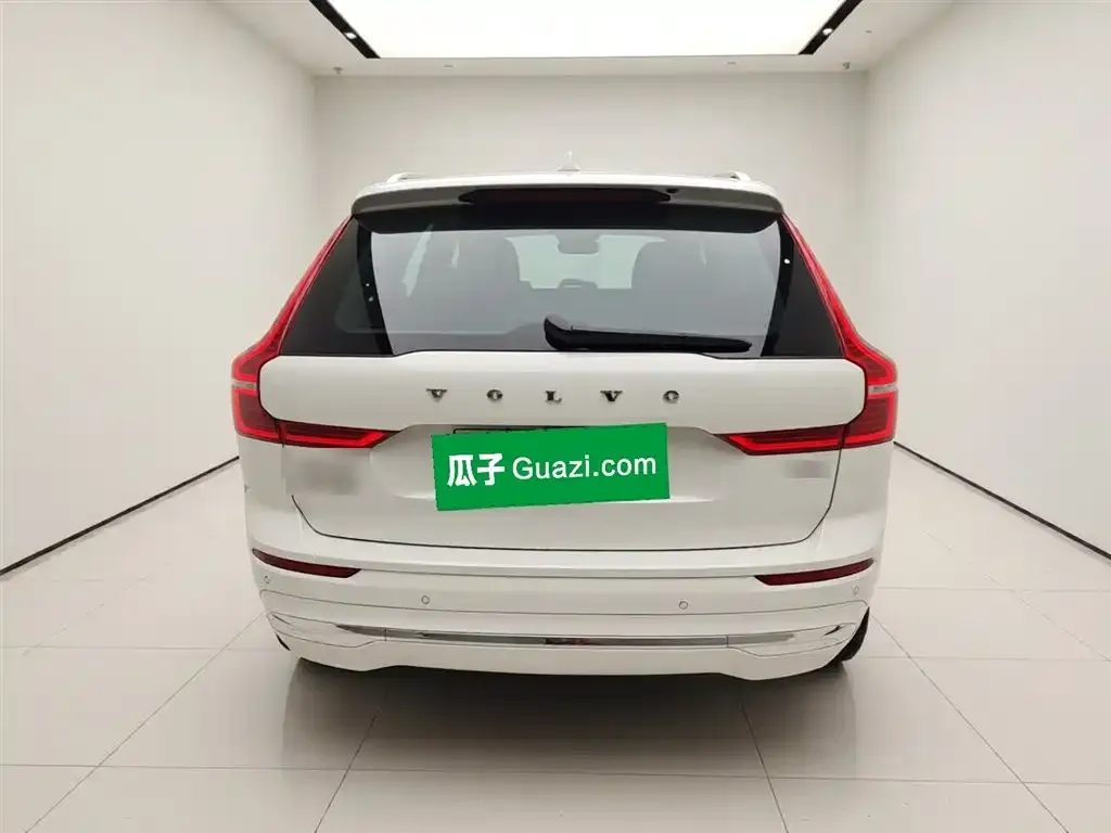 Volvo XC60 PHEV 2024 из CN, фото 2