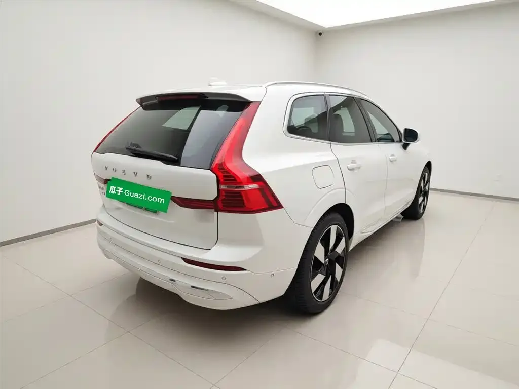 Volvo XC60 PHEV 2024 из CN, фото 8
