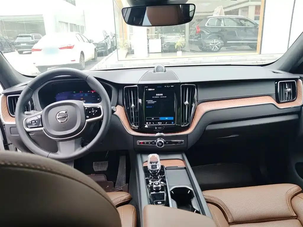 Volvo XC60 PHEV 2024 из CN, фото 10