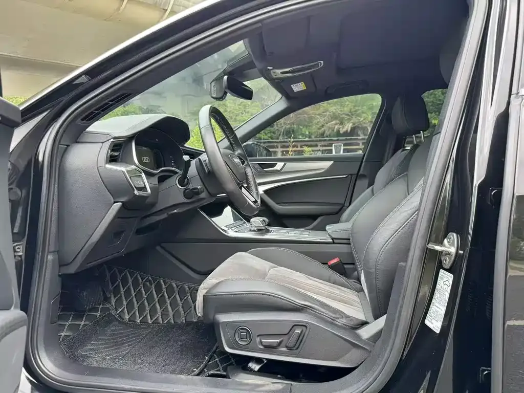 Audi A6L 2021 из CN, фото 3