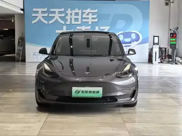 Tesla Model 3 — фото 5