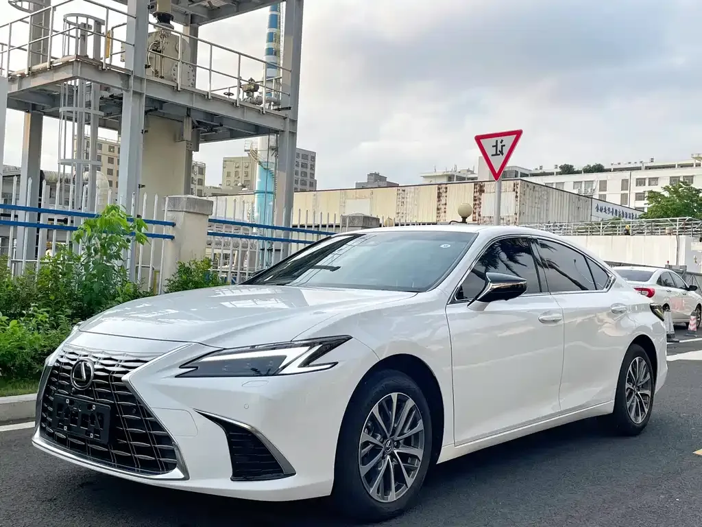Lexus ES 2026 из CN, фото 5