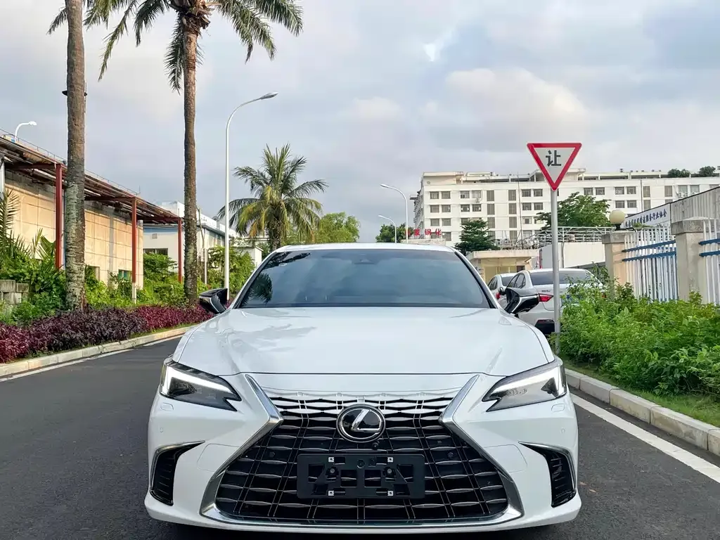Lexus ES 2026 из CN, фото 8