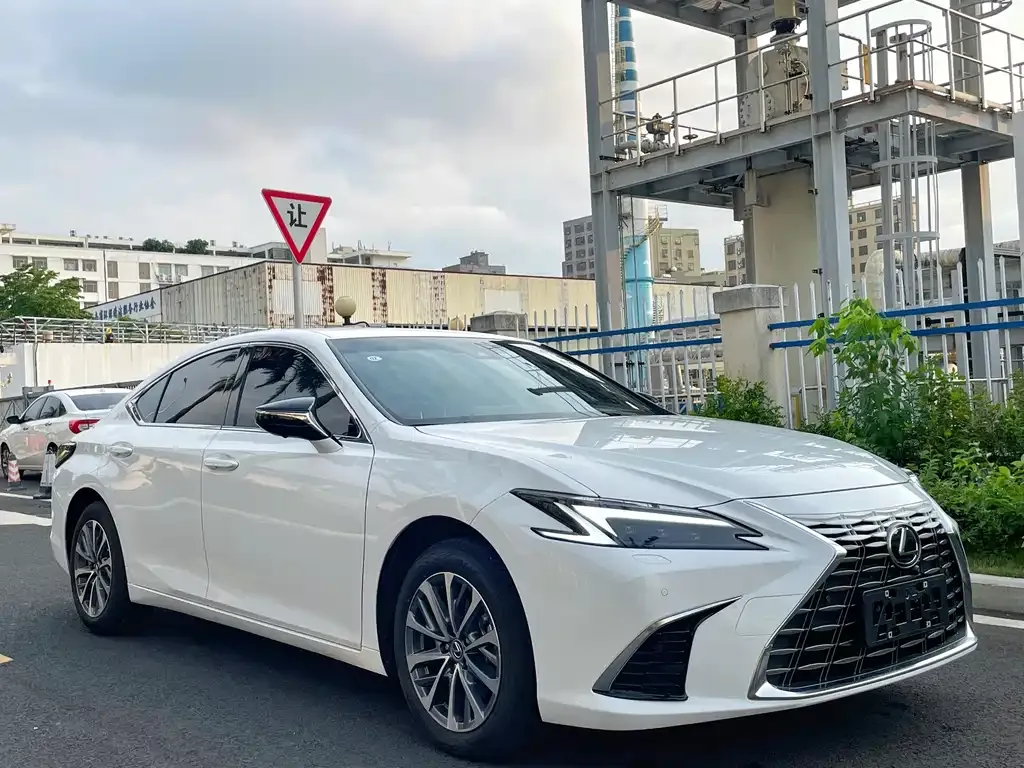 Lexus ES 2026 из CN, фото 10
