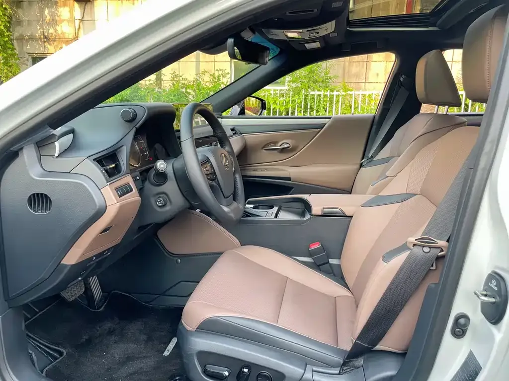 Lexus ES 2026 из CN, фото 2