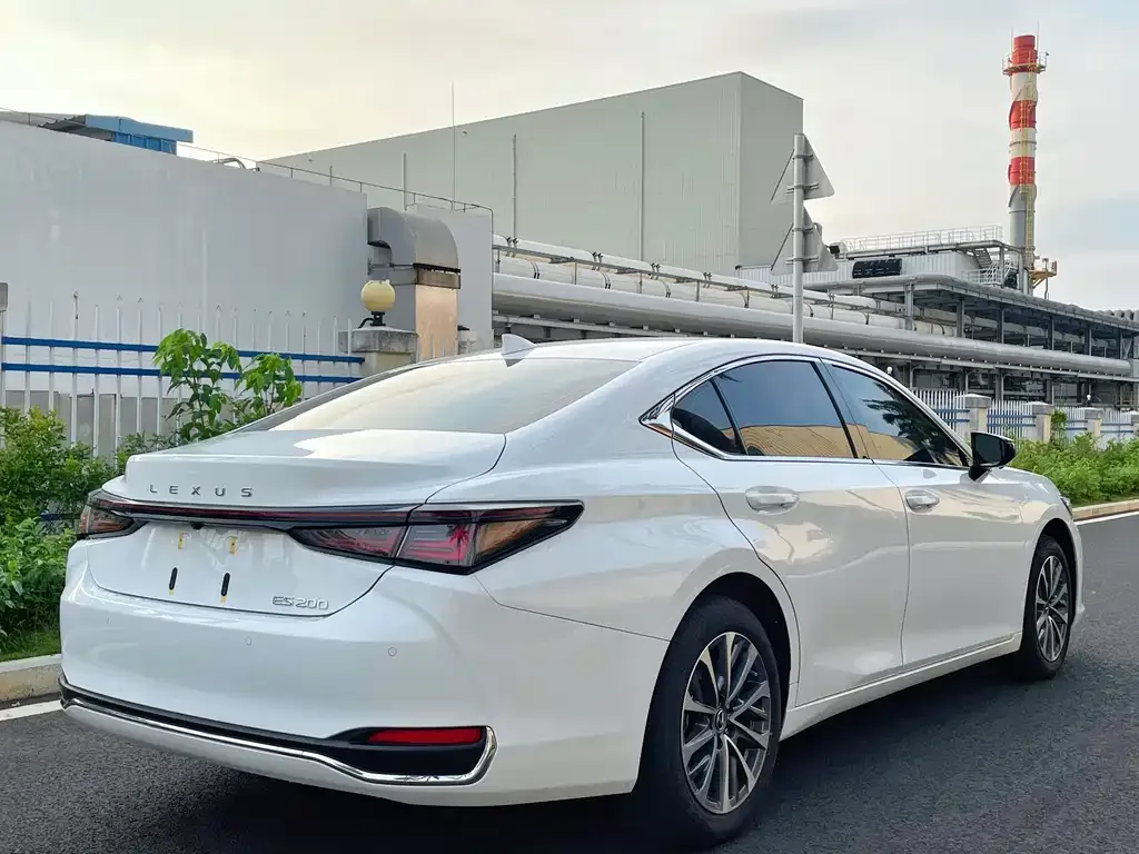 Lexus ES 2026 из CN, фото 3