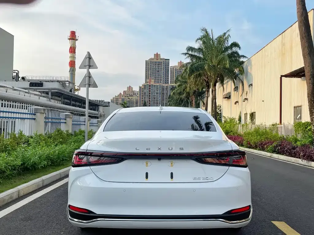 Lexus ES 2026 из CN, фото 6