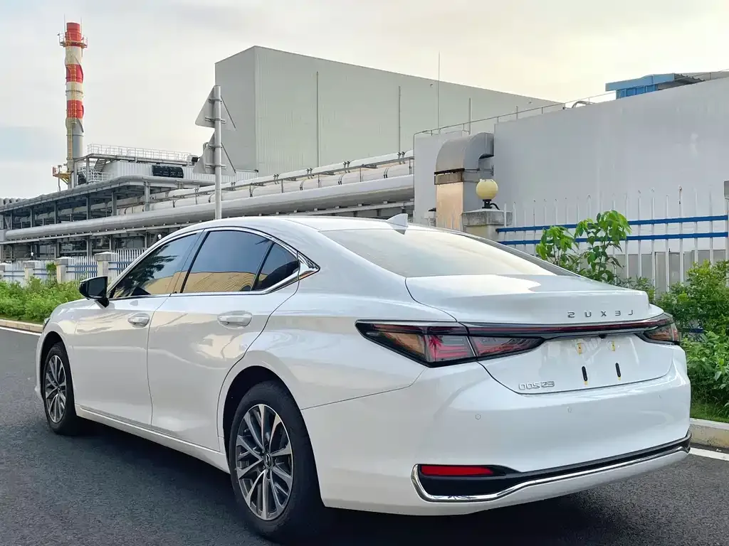 Lexus ES 2026 из CN, фото 4