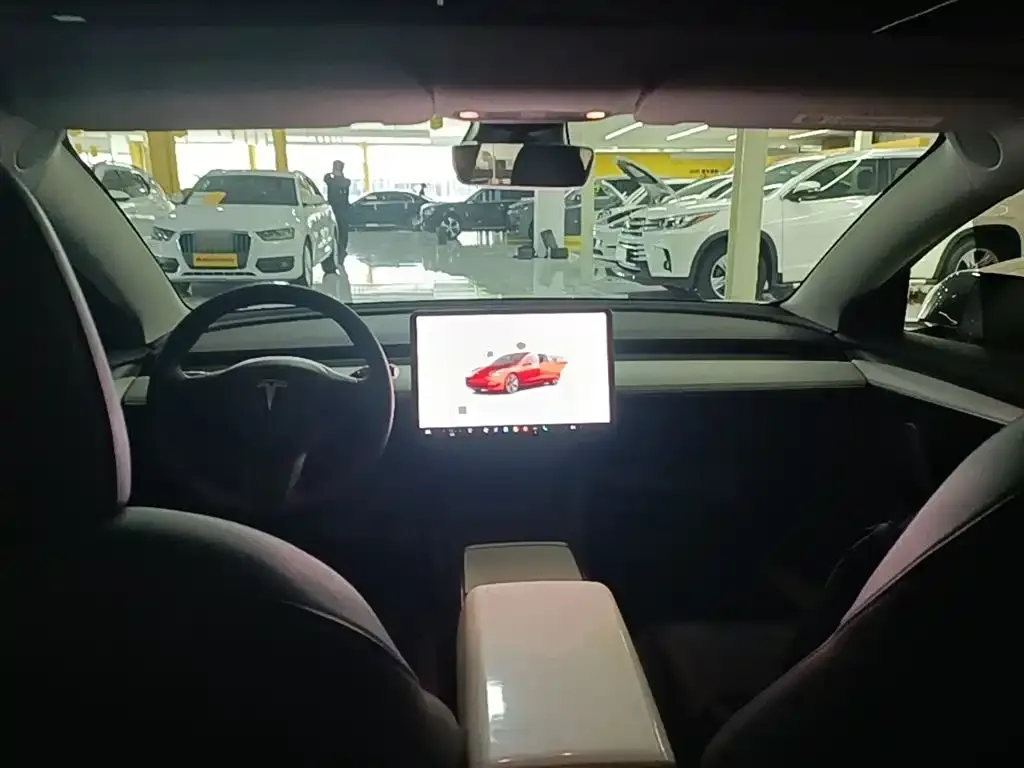 Tesla Model 3 — фото 6