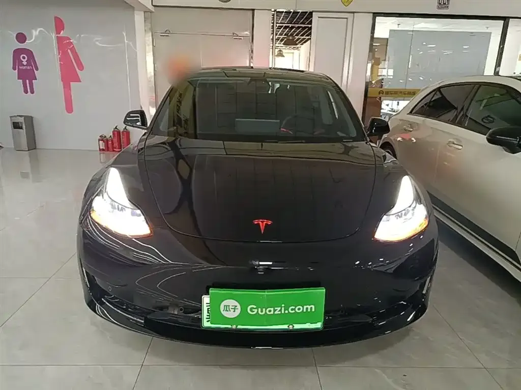 Tesla Model 3 — фото 10
