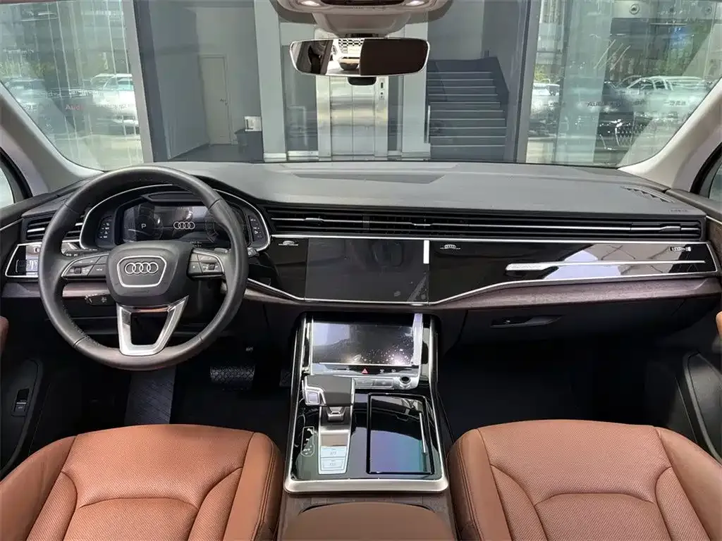 Audi Q7 2021 из CN, фото 5