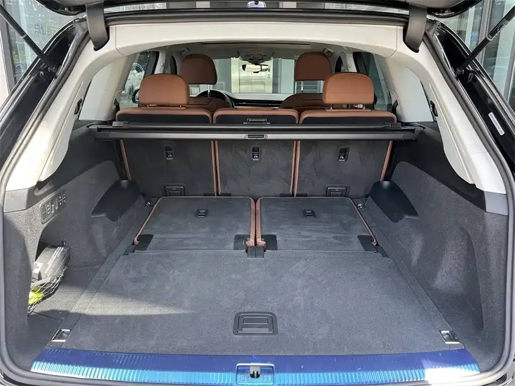 Audi Q7 2021 из CN, фото 10