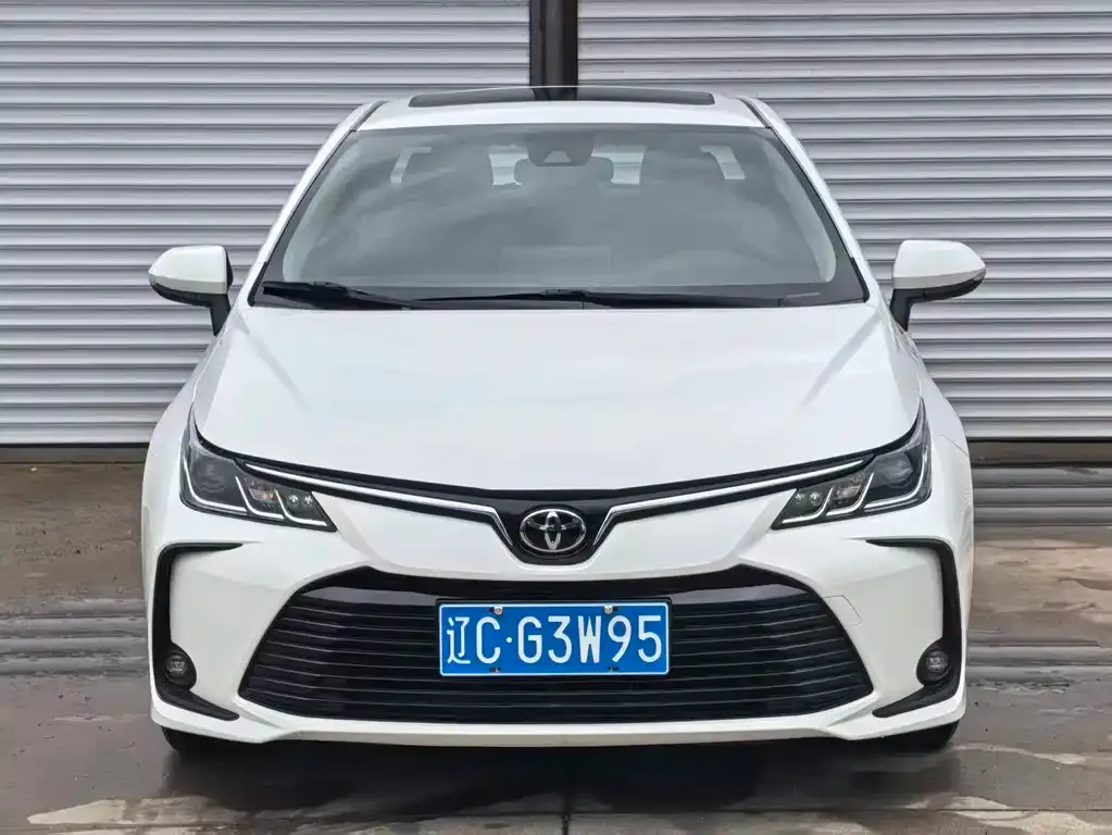Toyota Corolla — фото 10