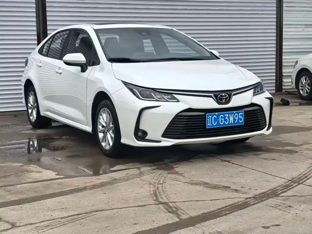 Toyota Corolla — фото 5