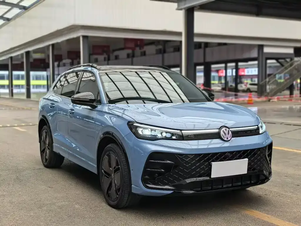 Volkswagen Tiguan L — фото 6