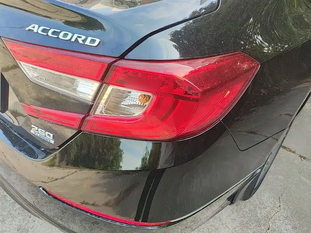 Honda Accord — фото 7