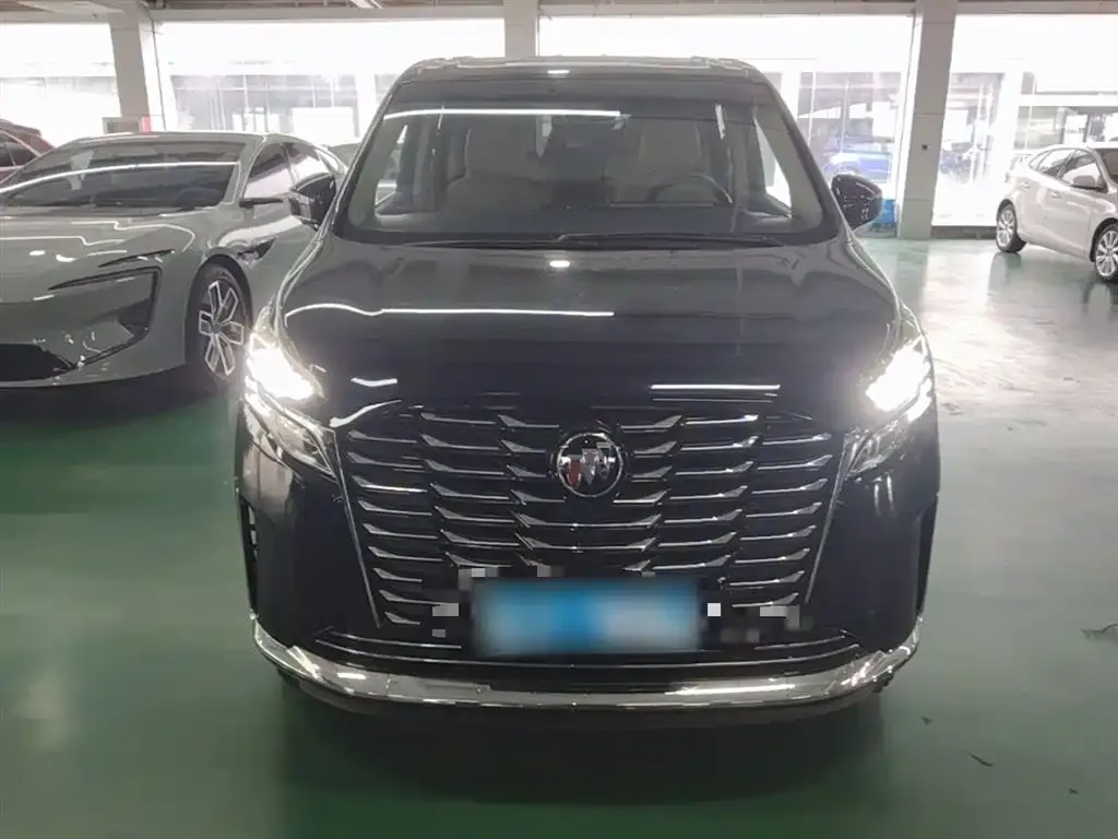 Buick GL8 2023 из CN, фото 2