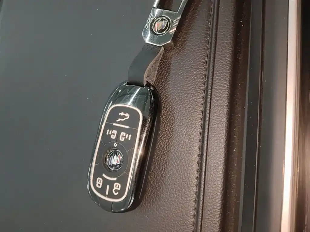 Buick GL8 2023 из CN, фото 5