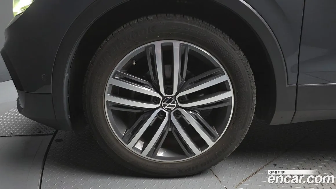 Volkswagen Tiguan 2021 из KR, фото 10