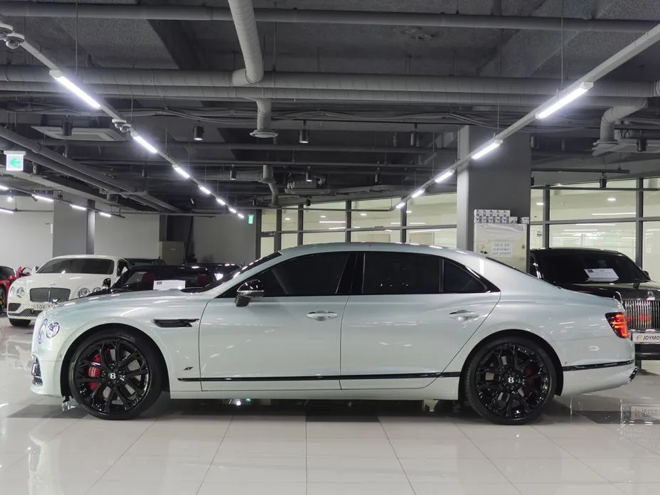 Bentley Flying Spur 2023 из KR, фото 3