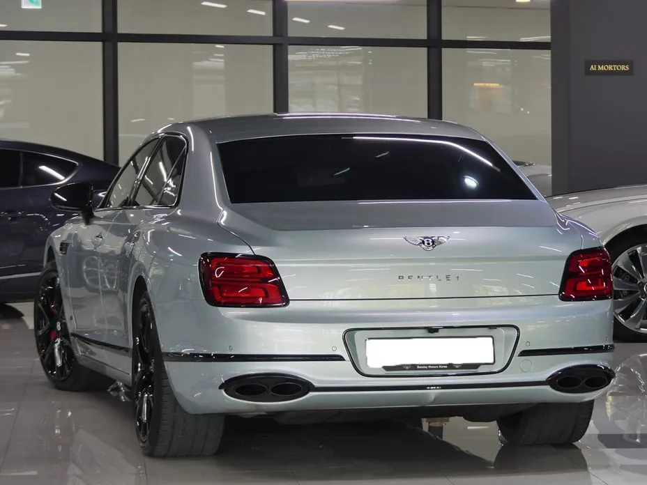 Bentley Flying Spur 2023 из KR, фото 6