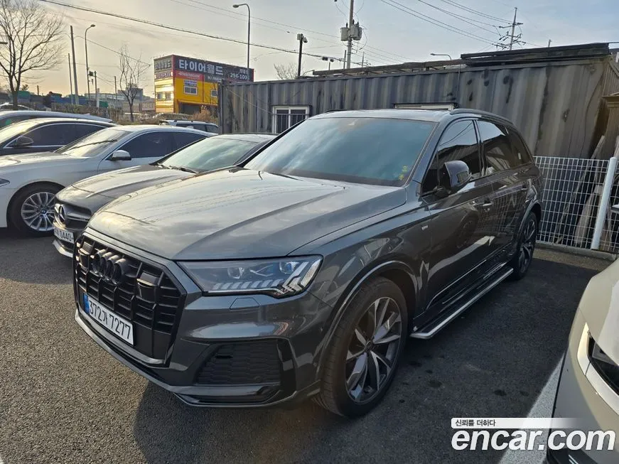 Audi Q7 2023 из KR, фото 9
