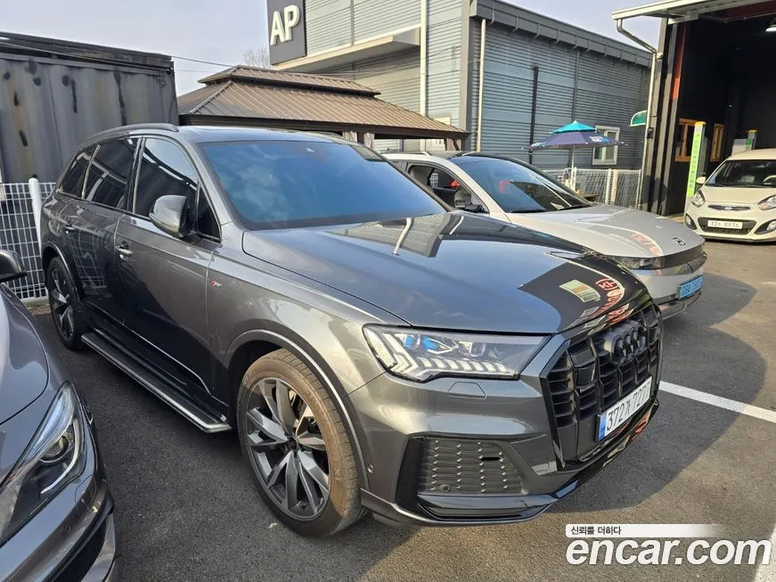 Audi Q7 2023 из KR, фото 10
