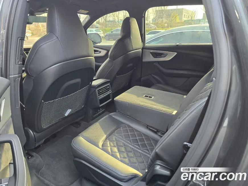 Audi Q7 2023 из KR, фото 3