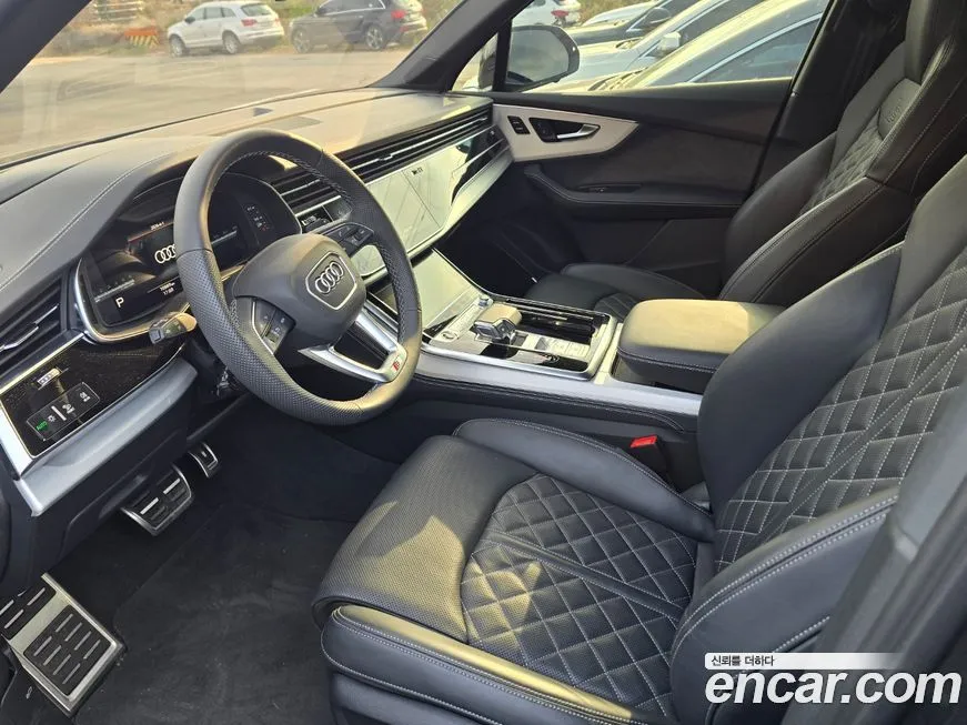 Audi Q7 2023 из KR, фото 6