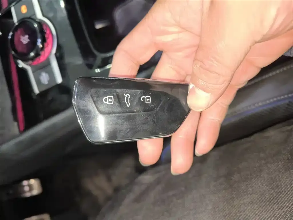 Volkswagen Tiguan L 2024 из CN, фото 3