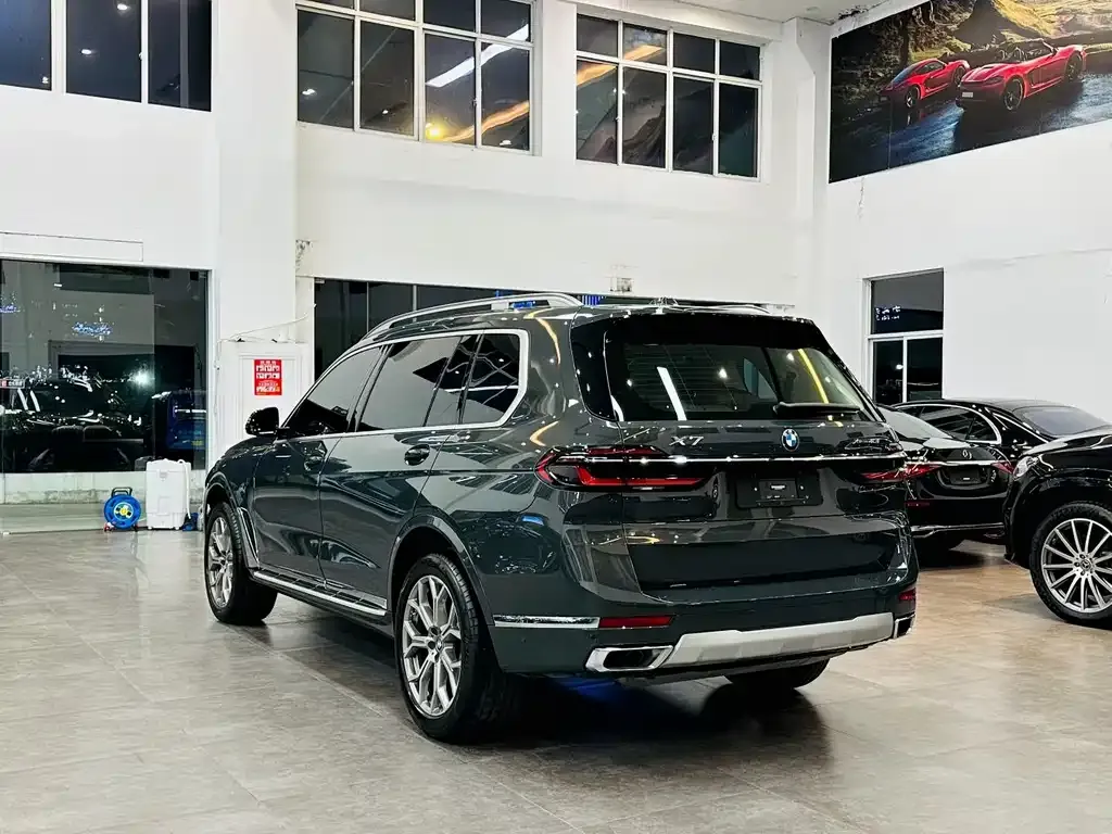 BMW X7 — фото 4