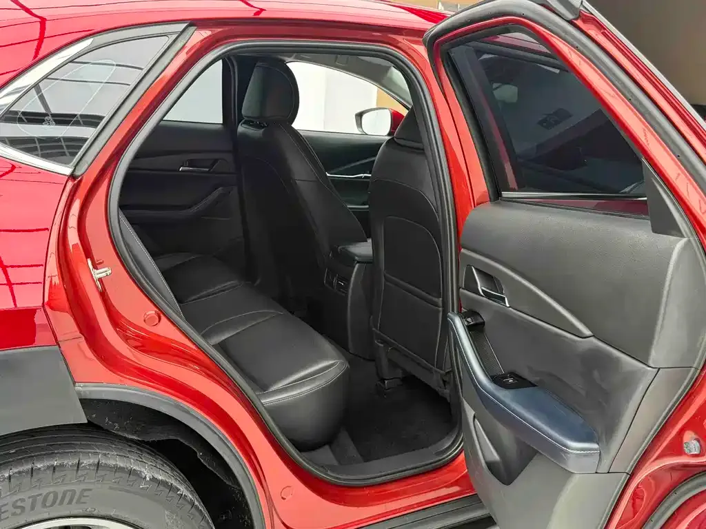 Mazda CX-30 — фото 10