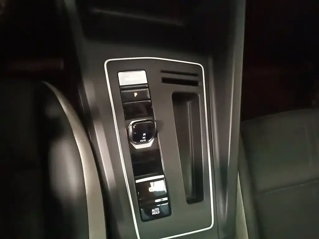Volkswagen Golf 2022 из CN, фото 6