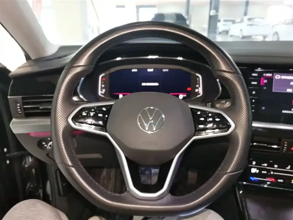 Volkswagen Passat — фото 4